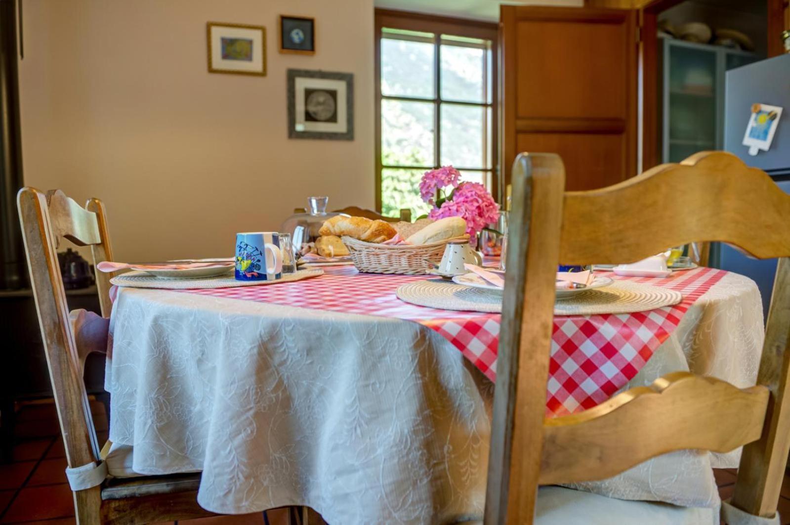 Bed and Breakfast Il Pellegrino Issogne Екстер'єр фото