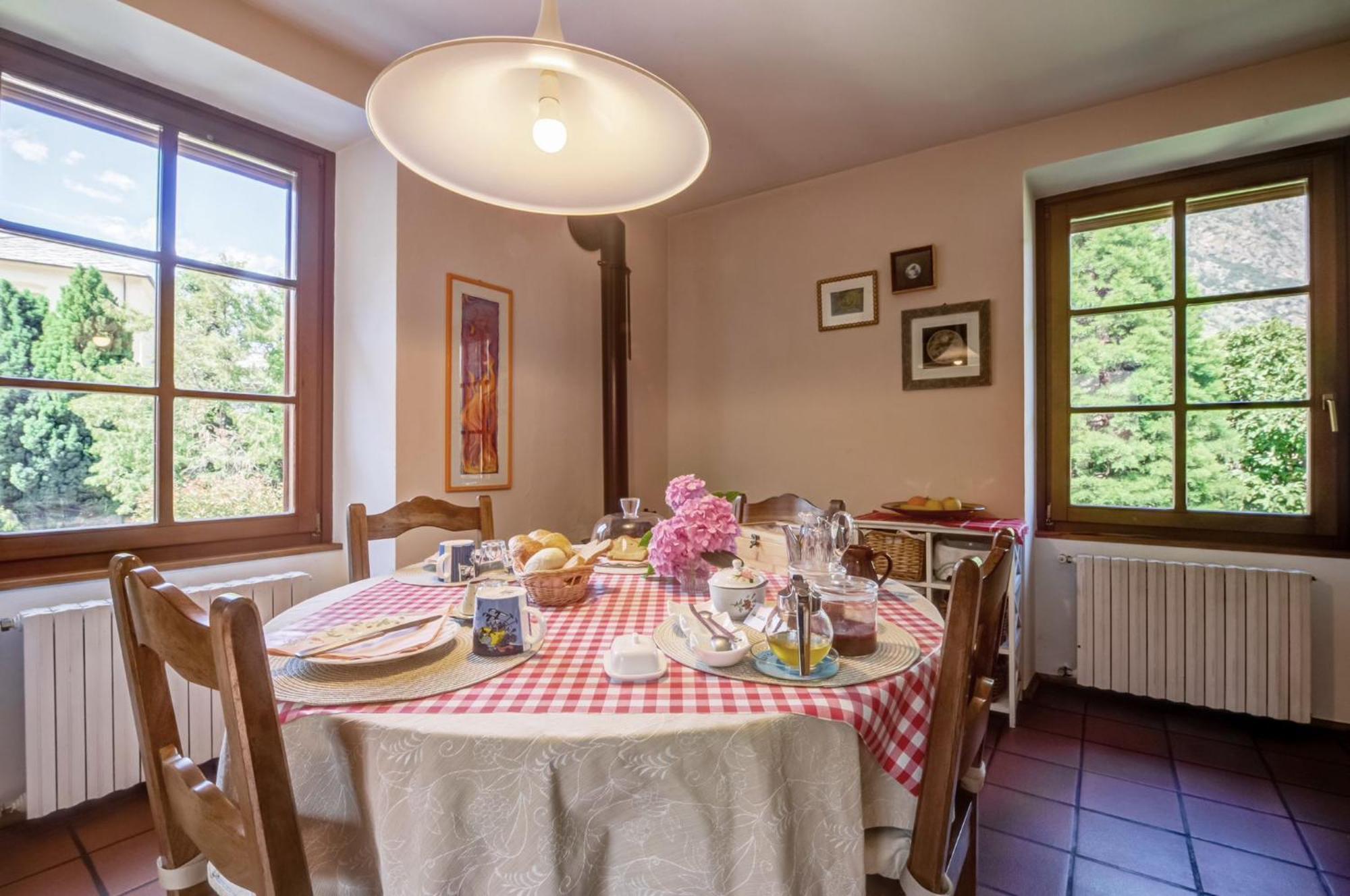 Bed and Breakfast Il Pellegrino Issogne Екстер'єр фото